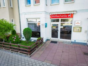 Eingang mit Terrasse