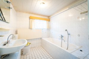 Bad im Keller