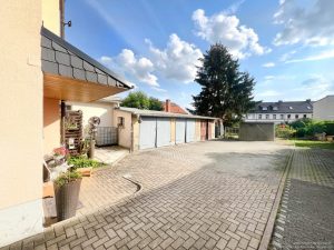 Einfahrt zum Grundstück