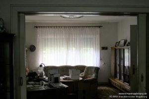 Wohnzimmer mit Schiebetür