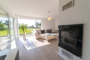 Wohnbereich mit Kamin