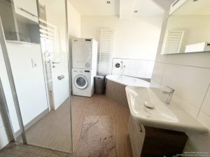 Badezimmer 1. OG