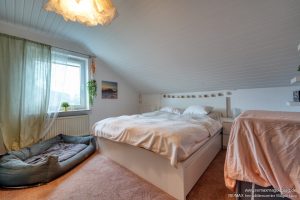 Schlafzimmer DG