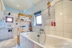 Badezimmer EG