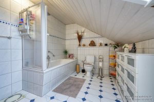 Badezimmer DG