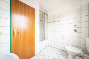 Tageslichtbad mit Dusche