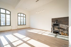 Wohnbereich mit Kamin