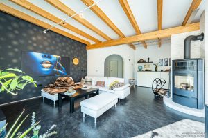 Wohnbereich mit Kamin