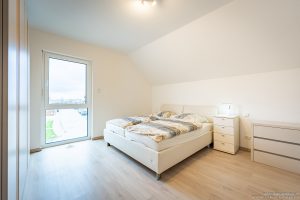 Schlafzimmer DG