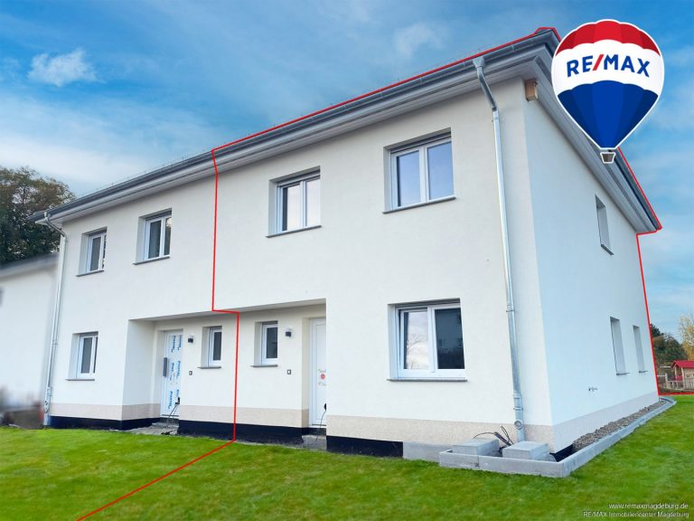 Doppelhaushälfte rechts mit Terrasse