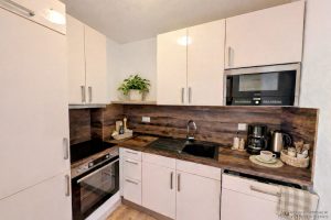 Küche mit Einbauküche - Dekobeispiel