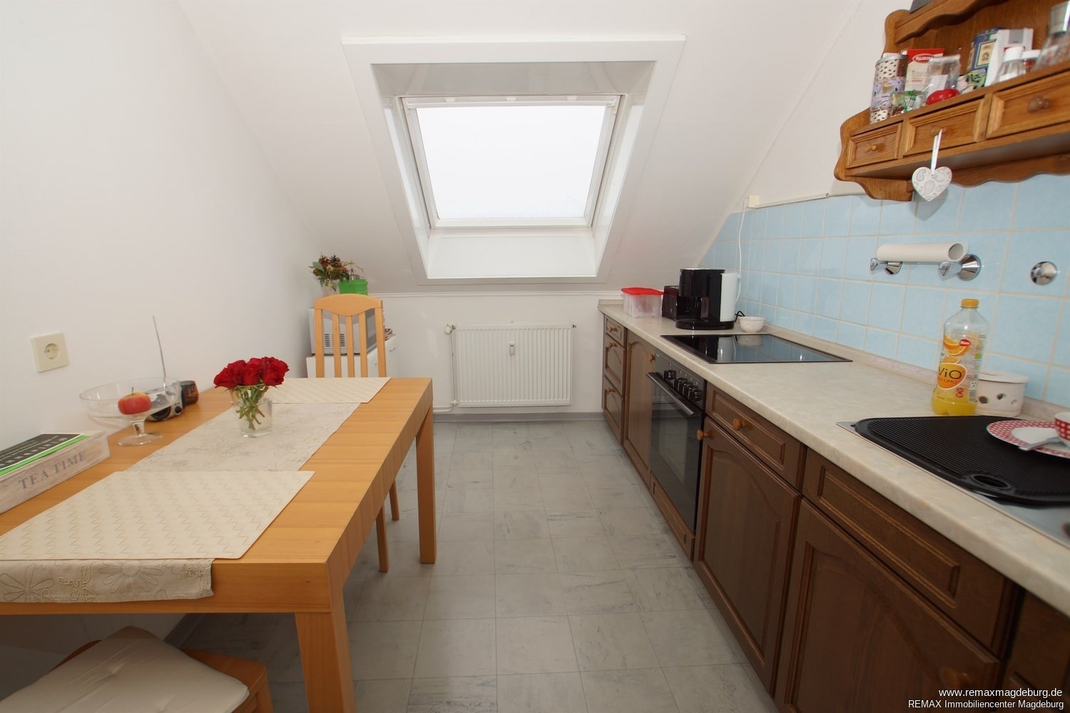 Kurzfristig zu beziehen! 2-Zimmer-Dachgeschosswohnung - Photo 2