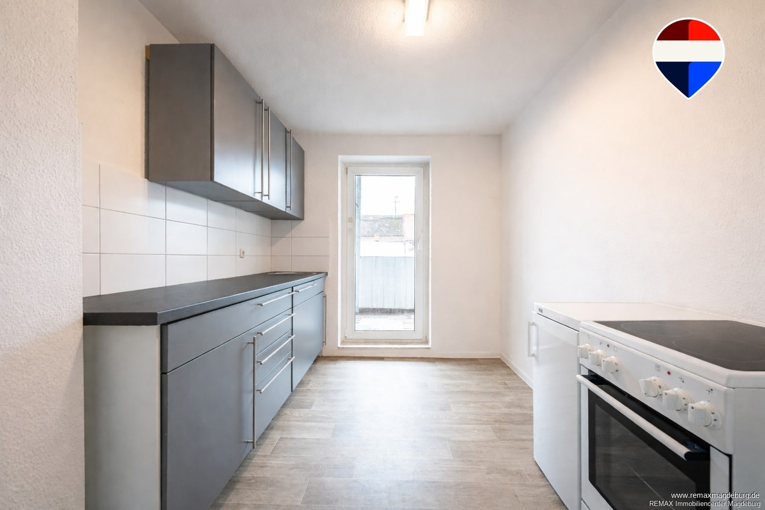 Helle 3-Zimmer-Wohnung mit großem Balkon im Herzen von Burg - Foto 1