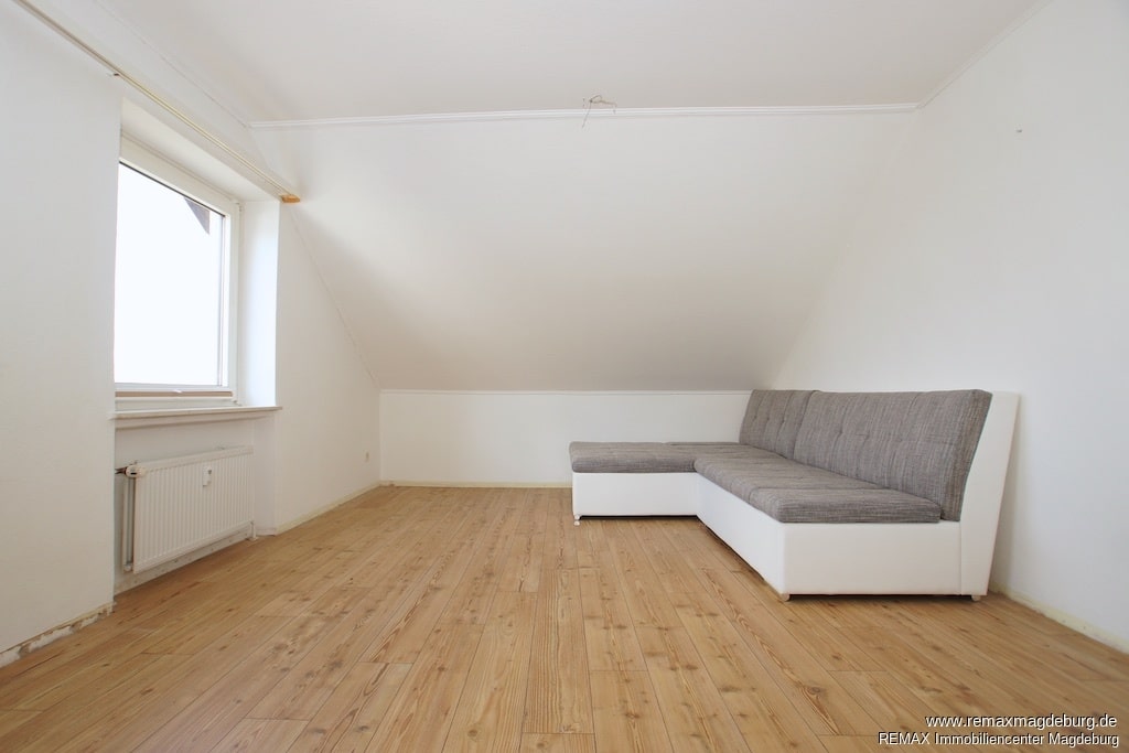 Kurzfristig zu beziehen! 2-Zimmer-Dachgeschosswohnung - Photo 1