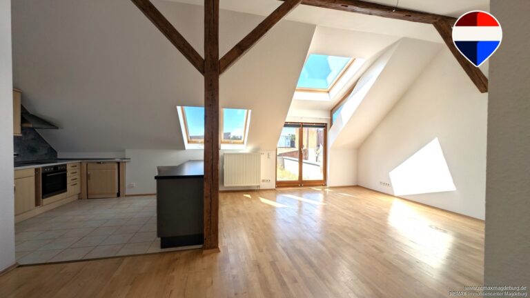 offenes Wohnzimmer mit Küche