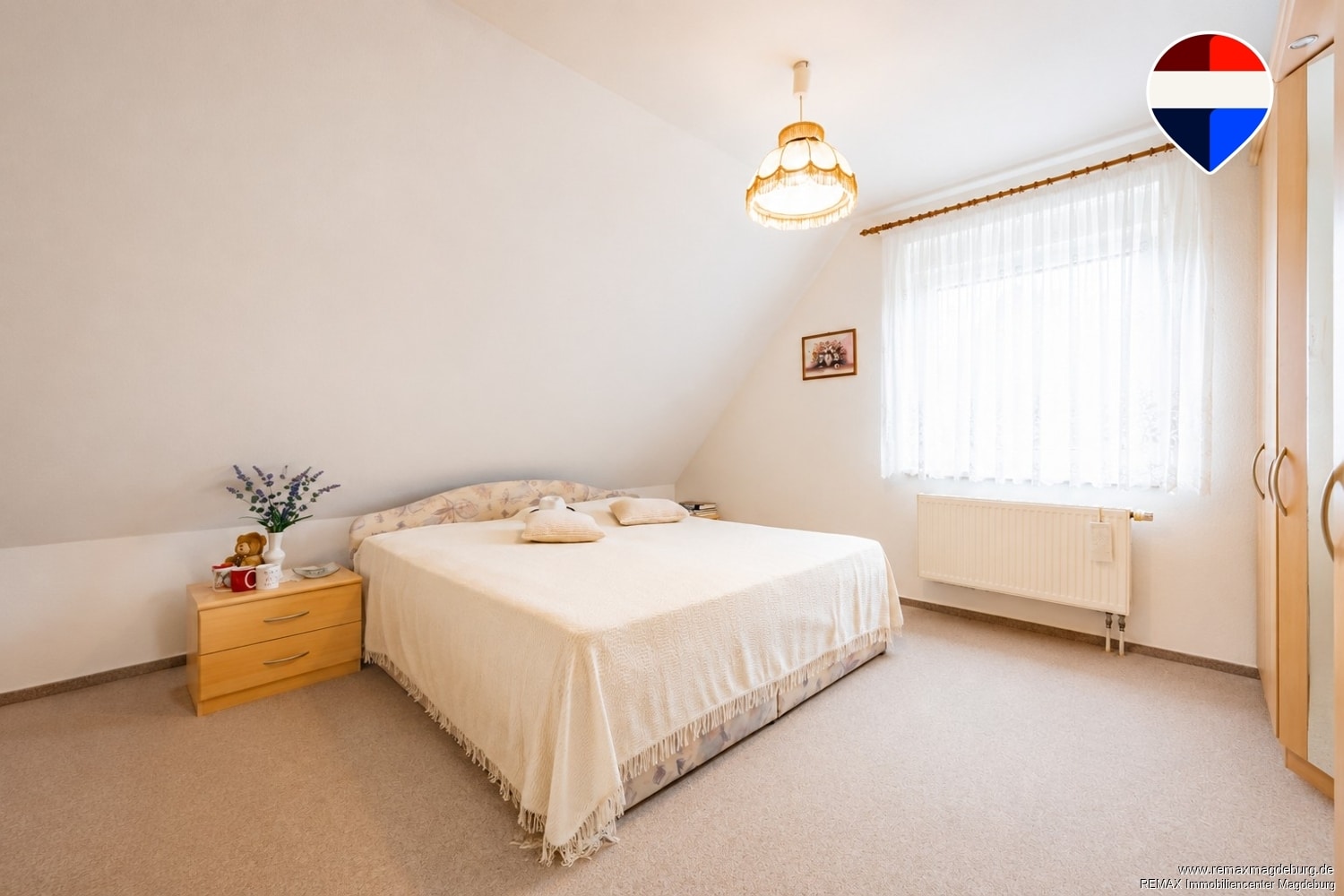 Schlafzimmer DG